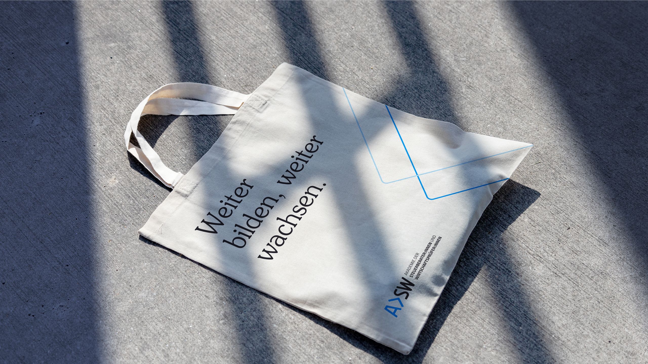 Stofftasche mit Branding und Claim der ASW Akademie