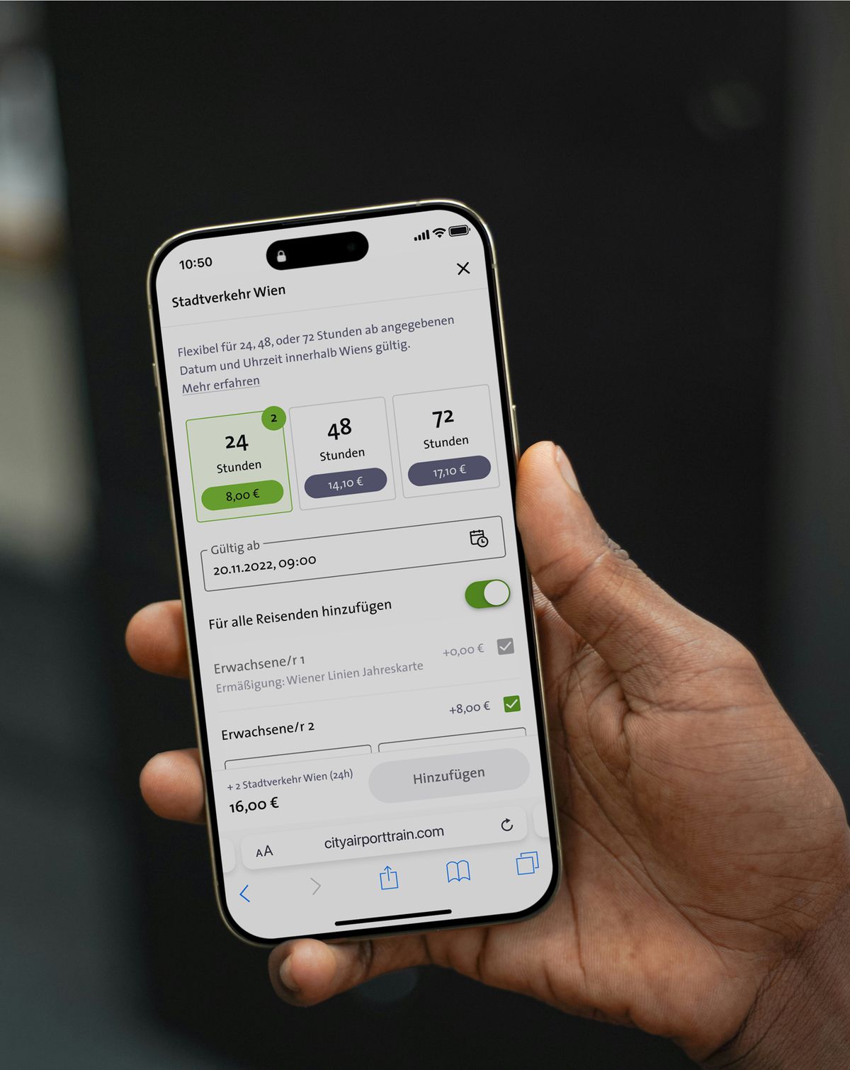 Smartphone zeigt Ticketkauf-Prozess
