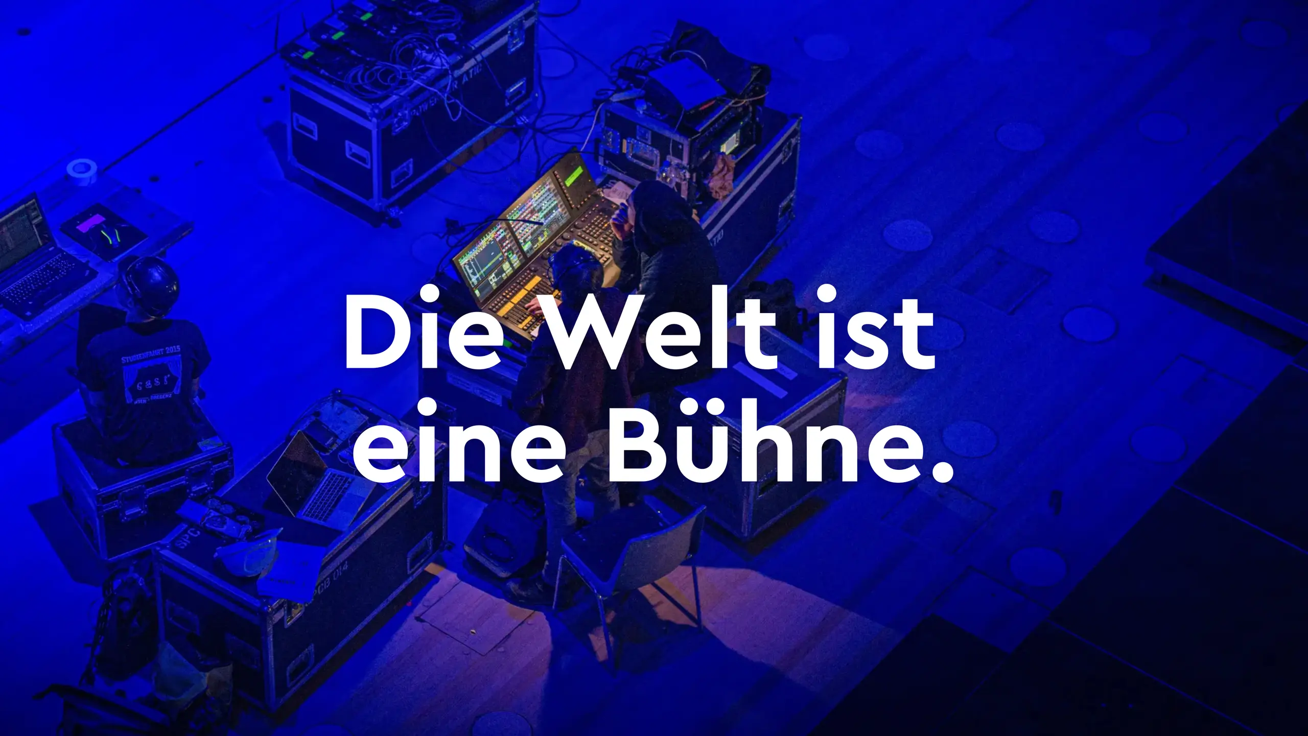 Slogan auf blau gefärbtem Bild