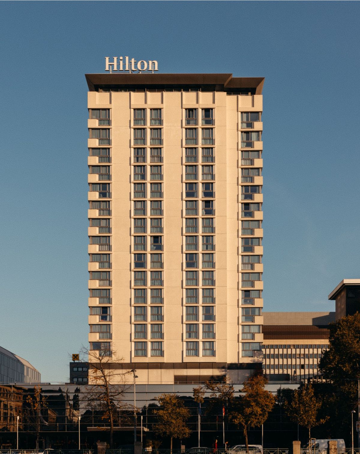 Außenansicht des Hilton Hotels Wien