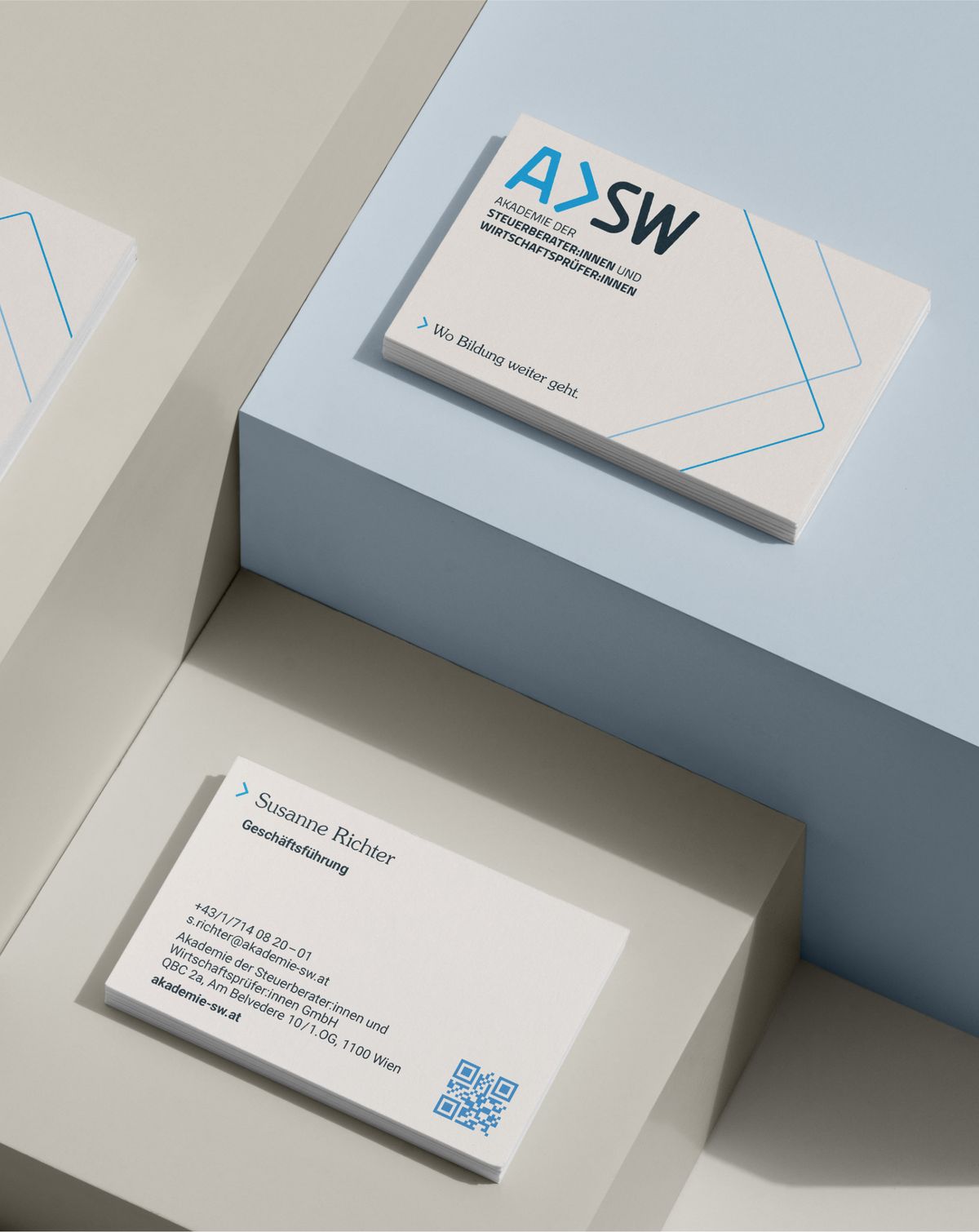 Visitenkarten mit dem neuen Branding und Farbkonzept der ASW Akademie