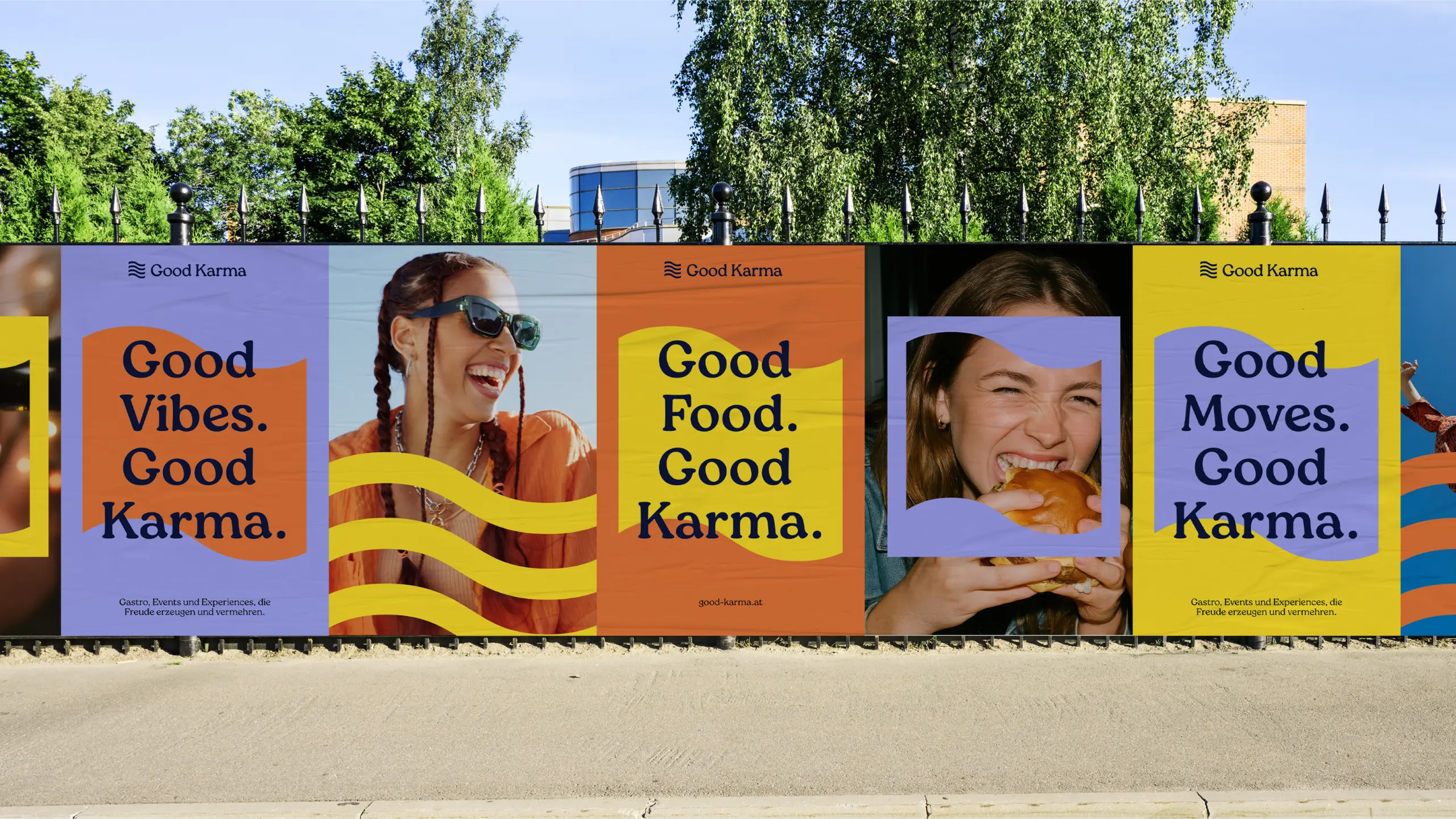 Straßenplakat-Kampagne mit Slogans und Farben