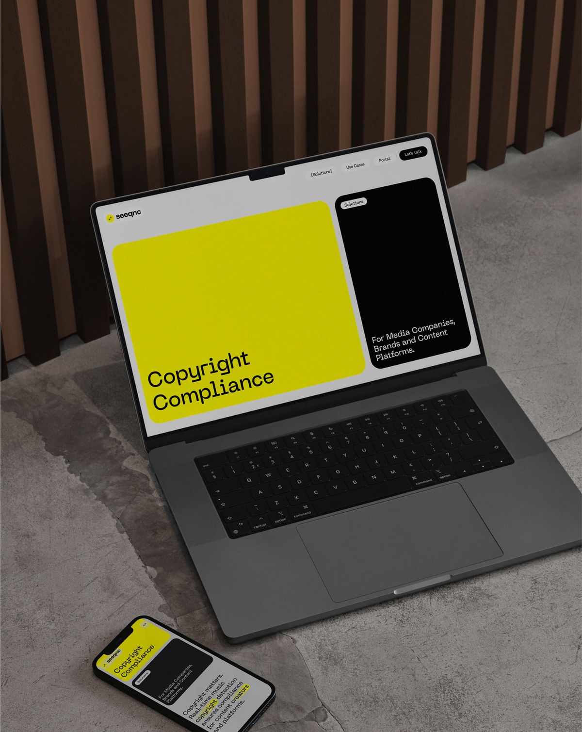 Laptop zeigt Copyright-Compliance-Unterseite von Seeqnc