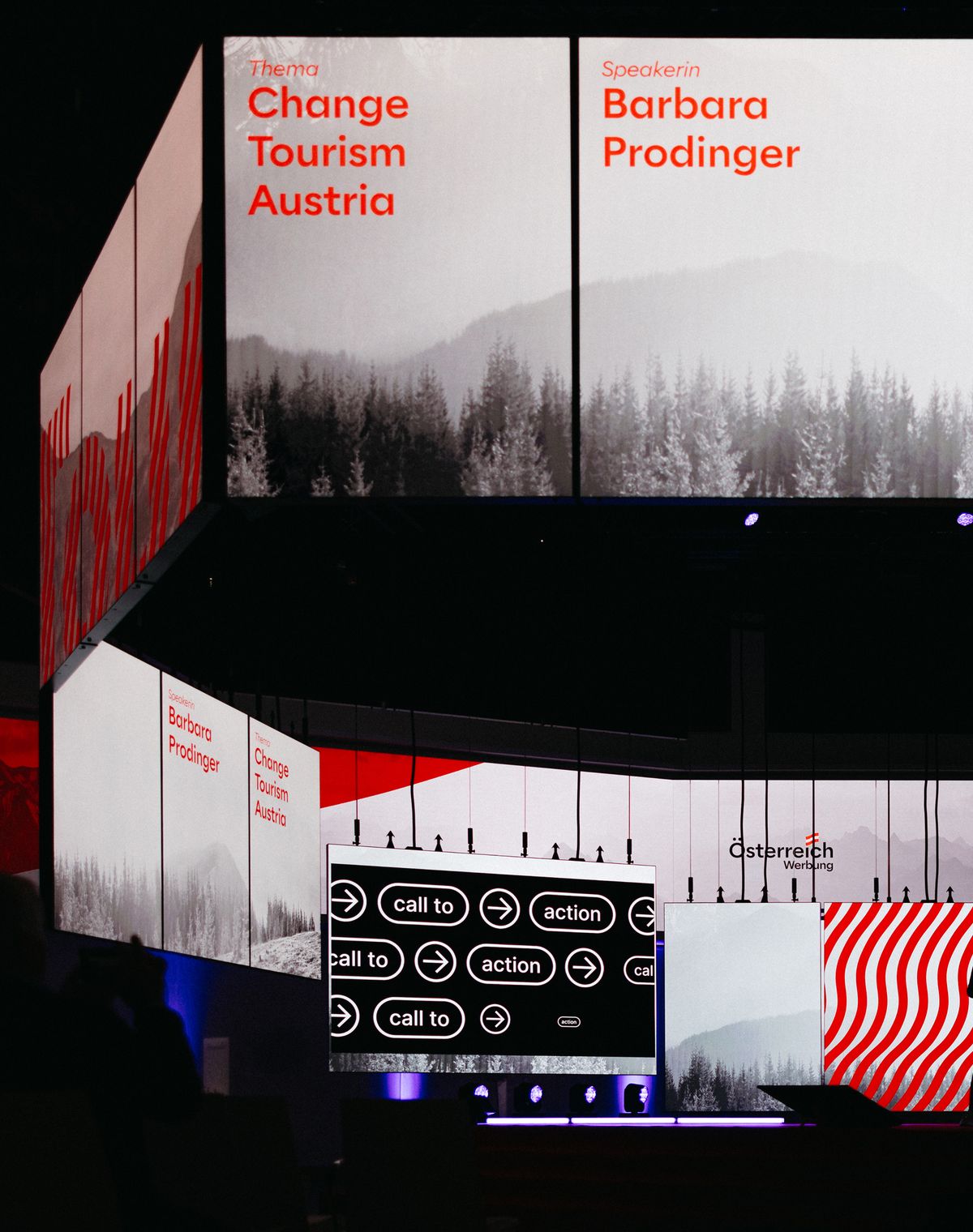 CTA-Branding auf Leinwänden auf Event