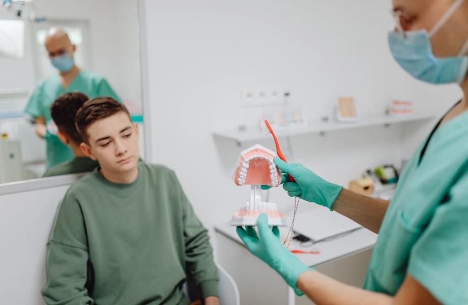 Odontologas