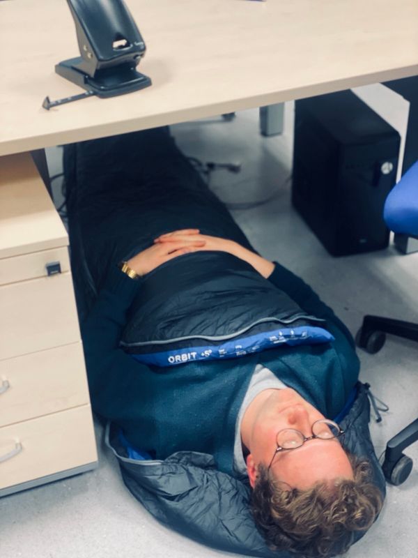 Neues von unterm Schreibtisch