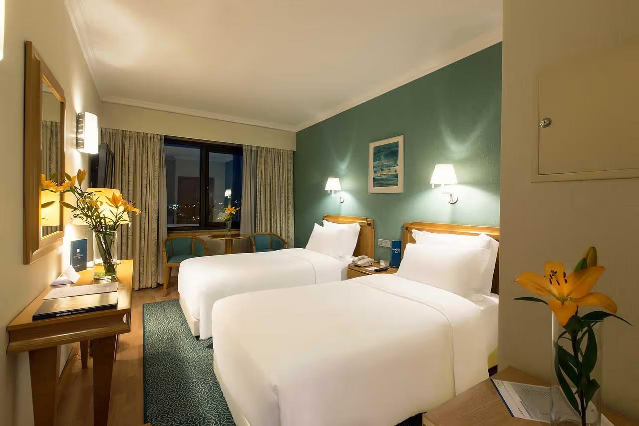 Twin room at the Sana Metropolitan hotel