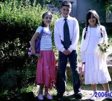 Nina Milenkovic as a child, with two other children