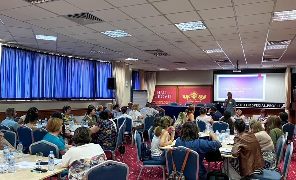 Role models in the early years: Young Roma Teachers in Bulgaria
