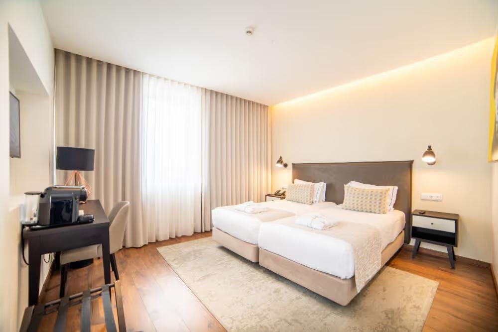 Twin room at the VIP Executive Picoas Hotel