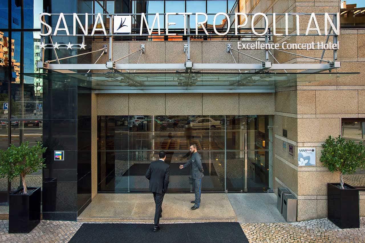 Entrance of the Sana Metropolitan hotel