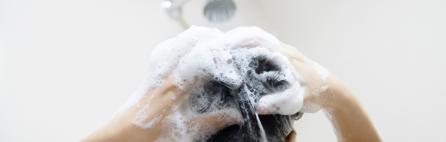 Shampoos with silicone and sulphates: reasons to avoid them