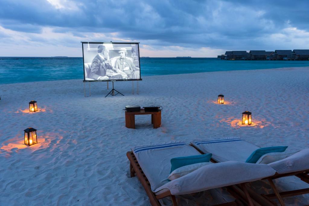 Beach cinema