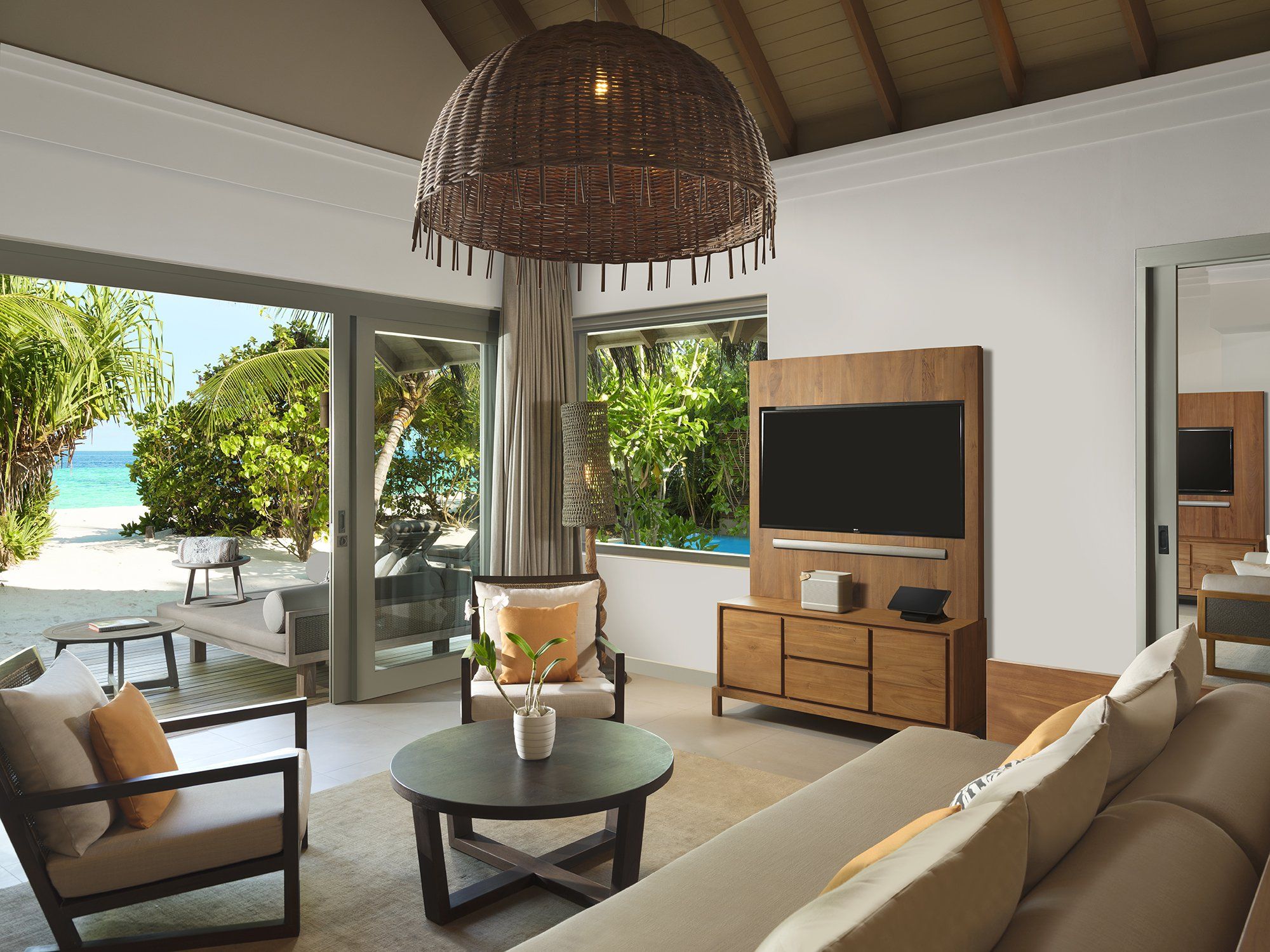 One Bedroom Deluxe Beach Pool Residence (Interior)