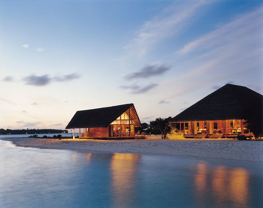 Faru bar & ufaa restaurant