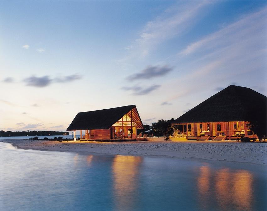 Faru bar & ufaa restaurant