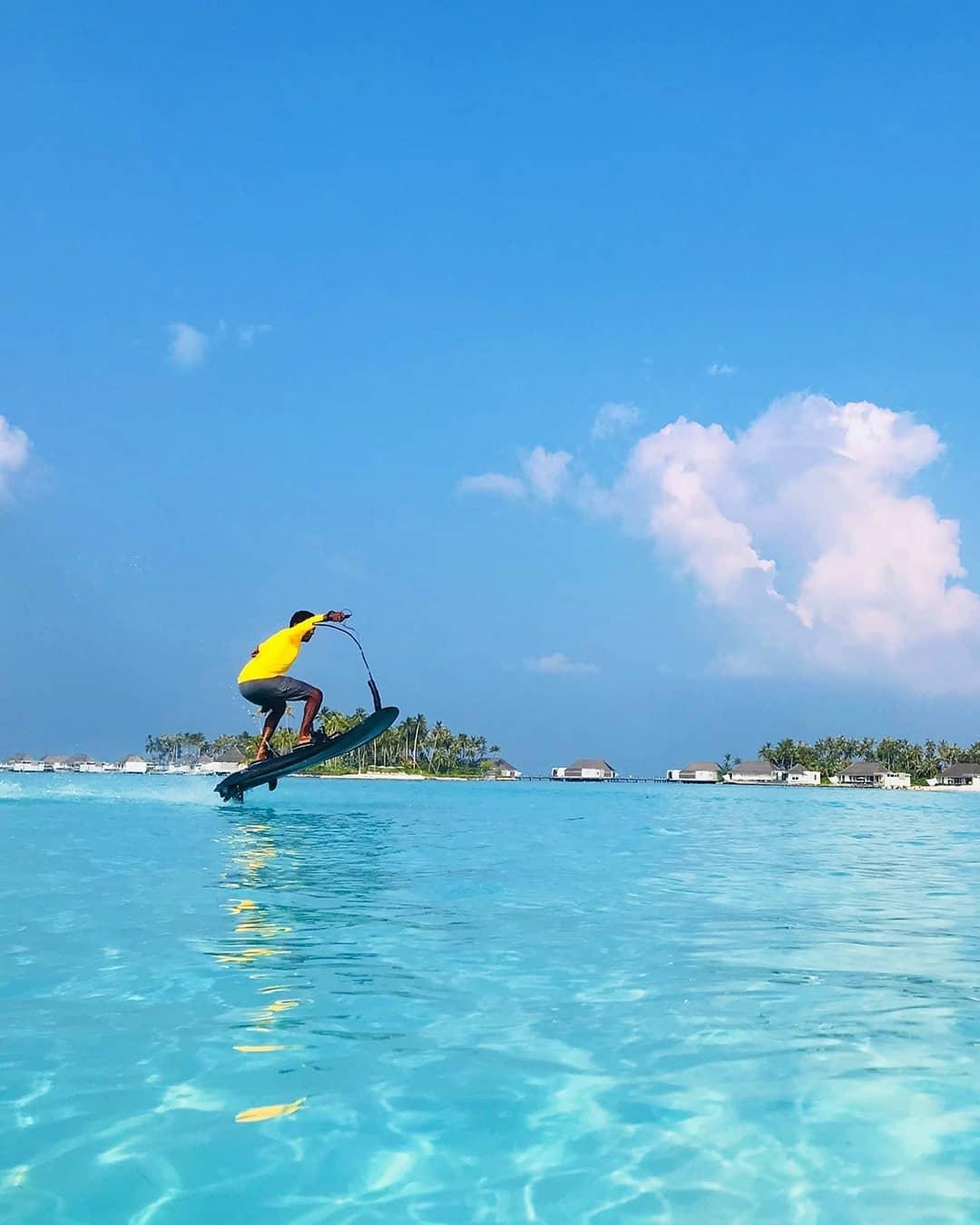 E-Surfing in the water