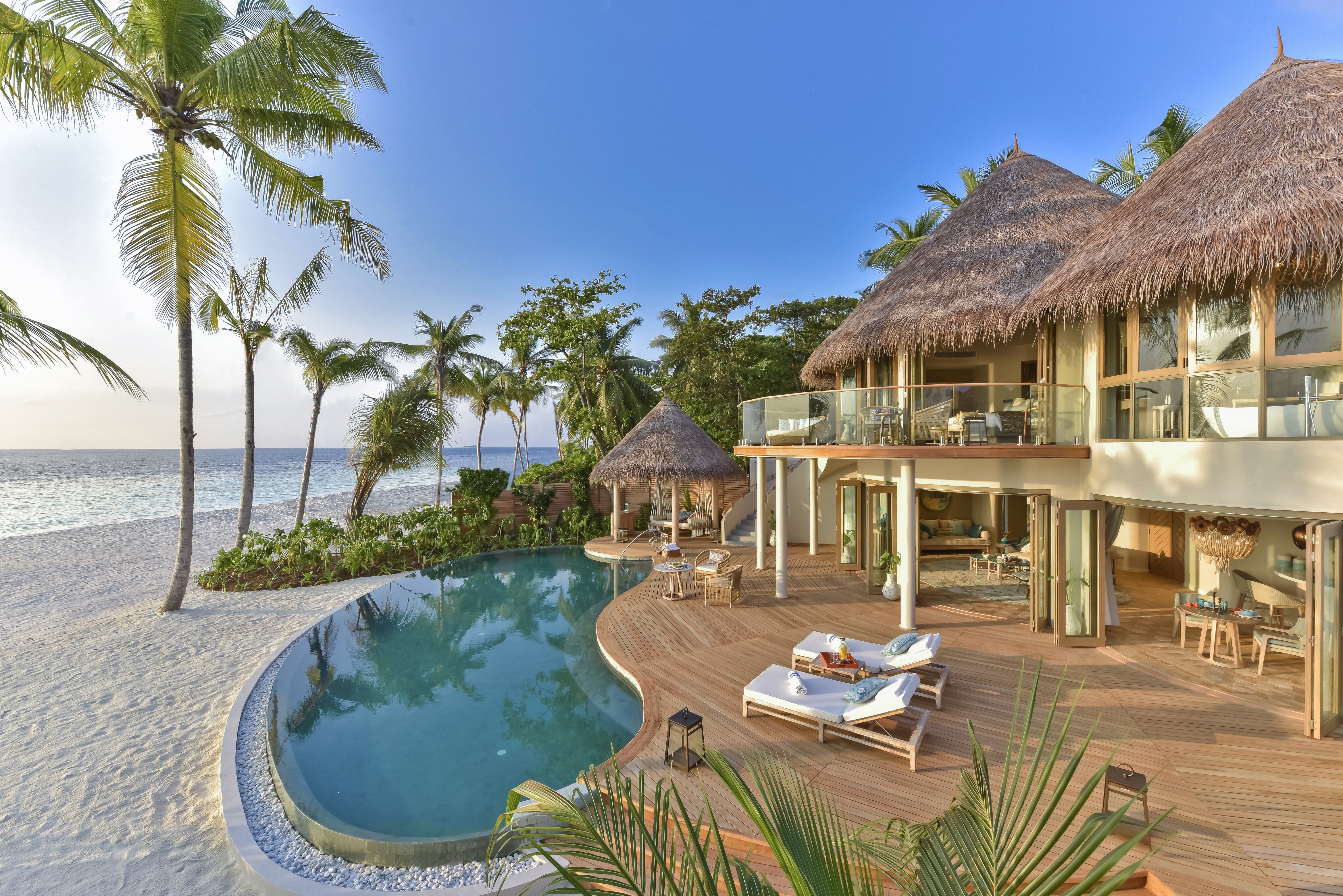 Beach Residence with Private Pool (Exterior)