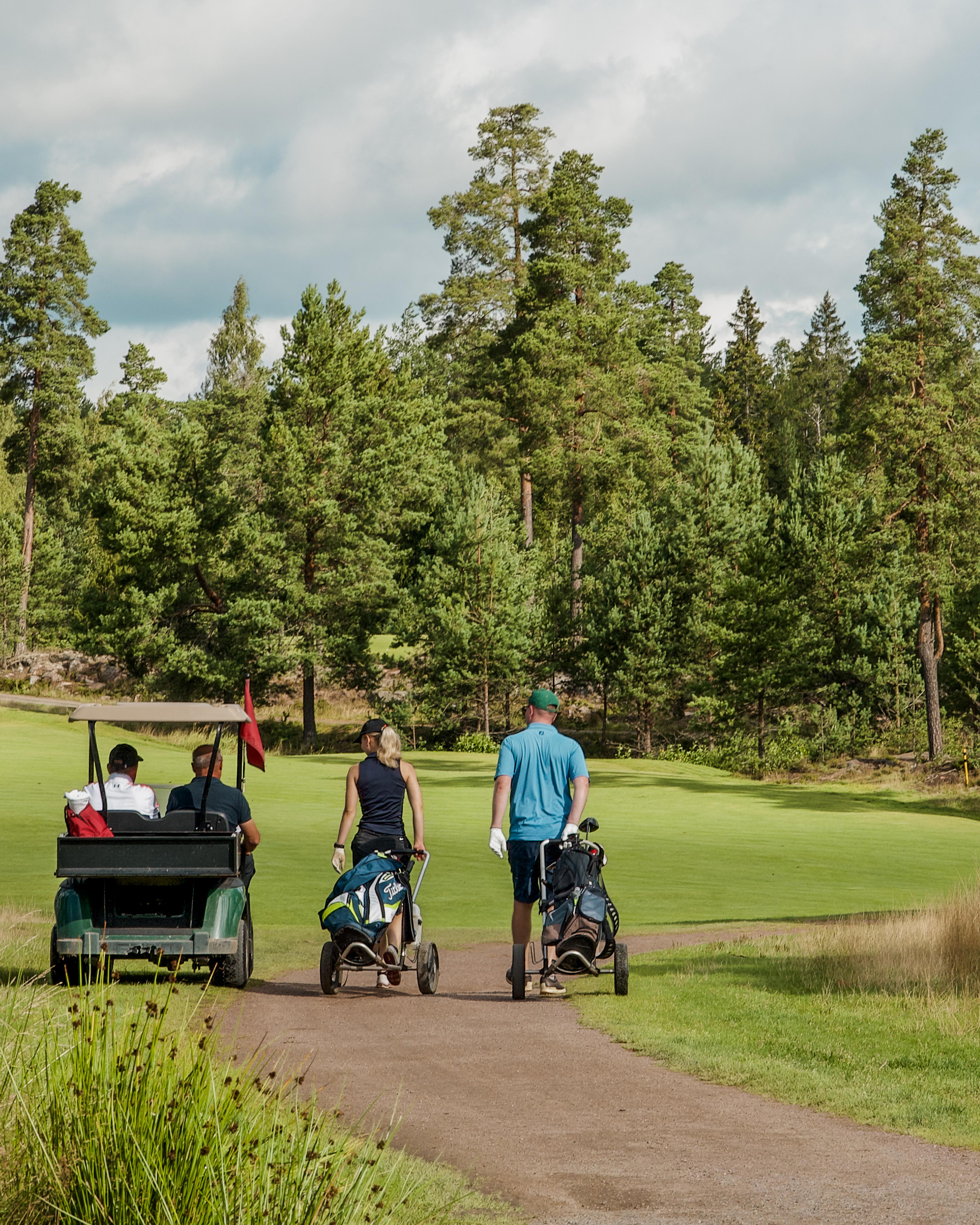 KY-Slice members on the course