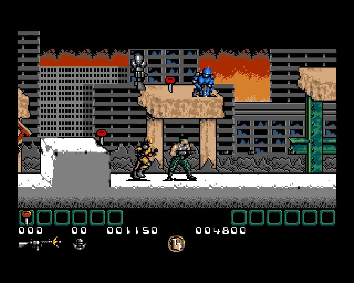 Midnight Resistance su Amiga con il protagonista armato in uno scenario urbano distrutto.