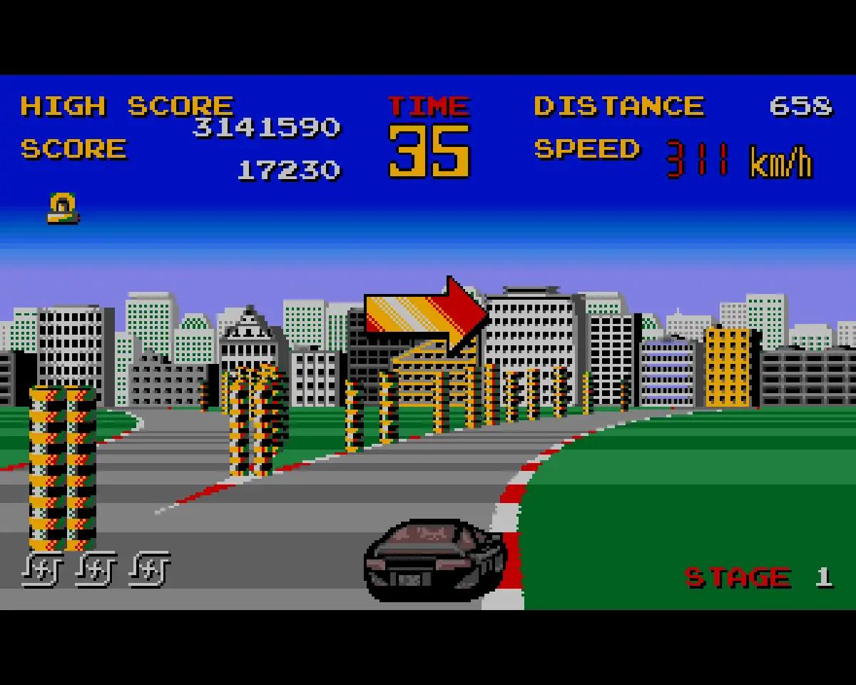 Chase H.Q. su Amiga con un’auto della polizia che insegue un veicolo su una strada cittadina.