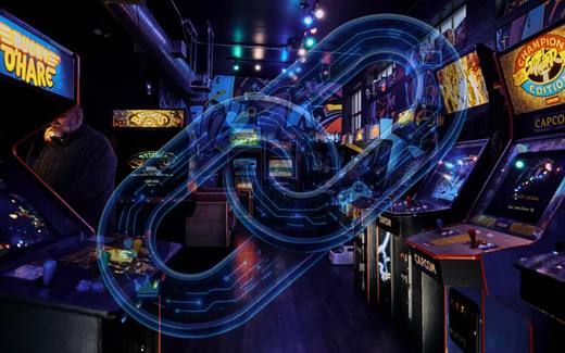 Sala giochi rétro con il logo TheGeekLink, simbolo di ricordi videoludici condivisi.
