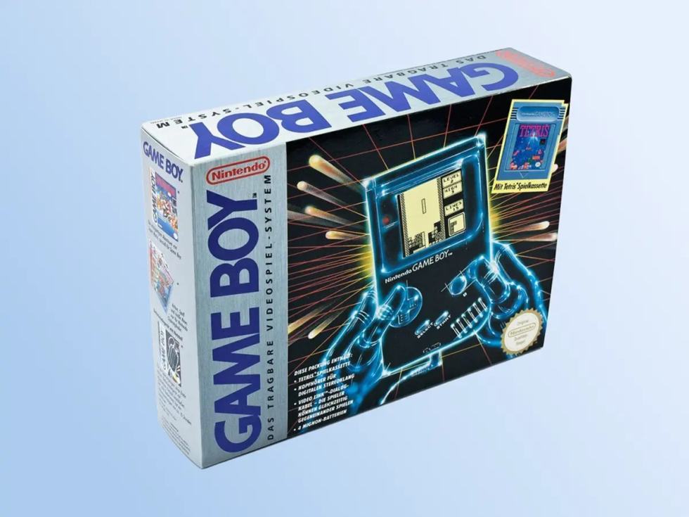 Confezione originale europea del Nintendo Game Boy venduta insieme alla cartuccia di Tetris