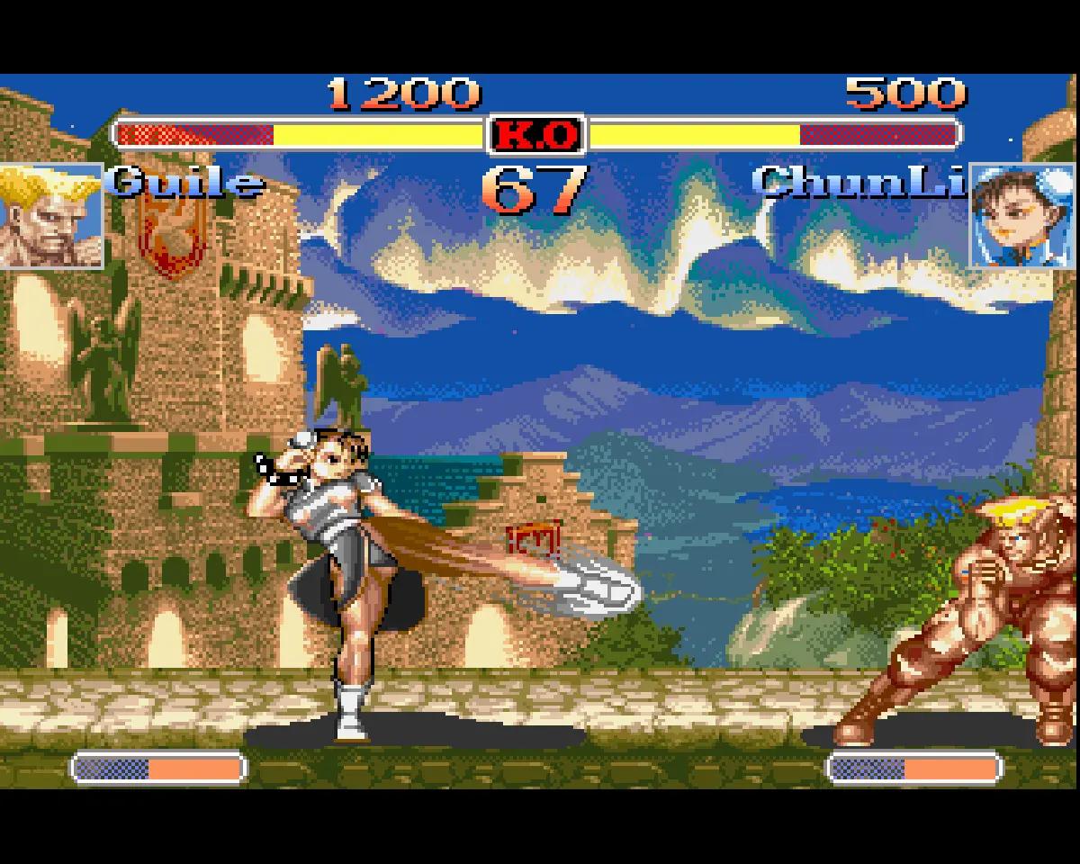 Super Street Fighter II Turbo su Amiga con Guile e Chun-Li durante un combattimento.