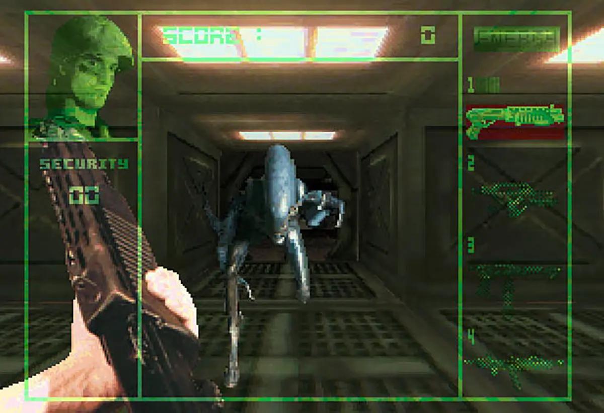 Alien vs Predator su Atari Jaguar, con un alieno davanti al giocatore in un corridoio della base.
