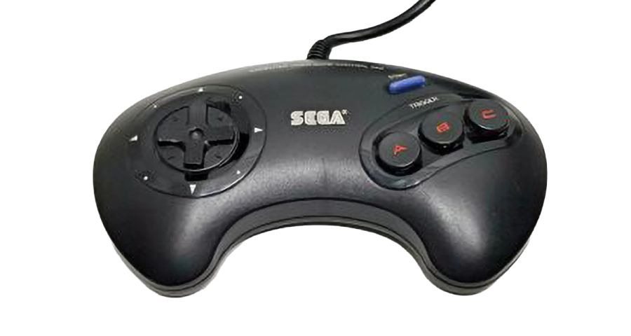 Controller Mega Drive nero con croce direzionale, tre pulsanti frontali e cavo superiore.