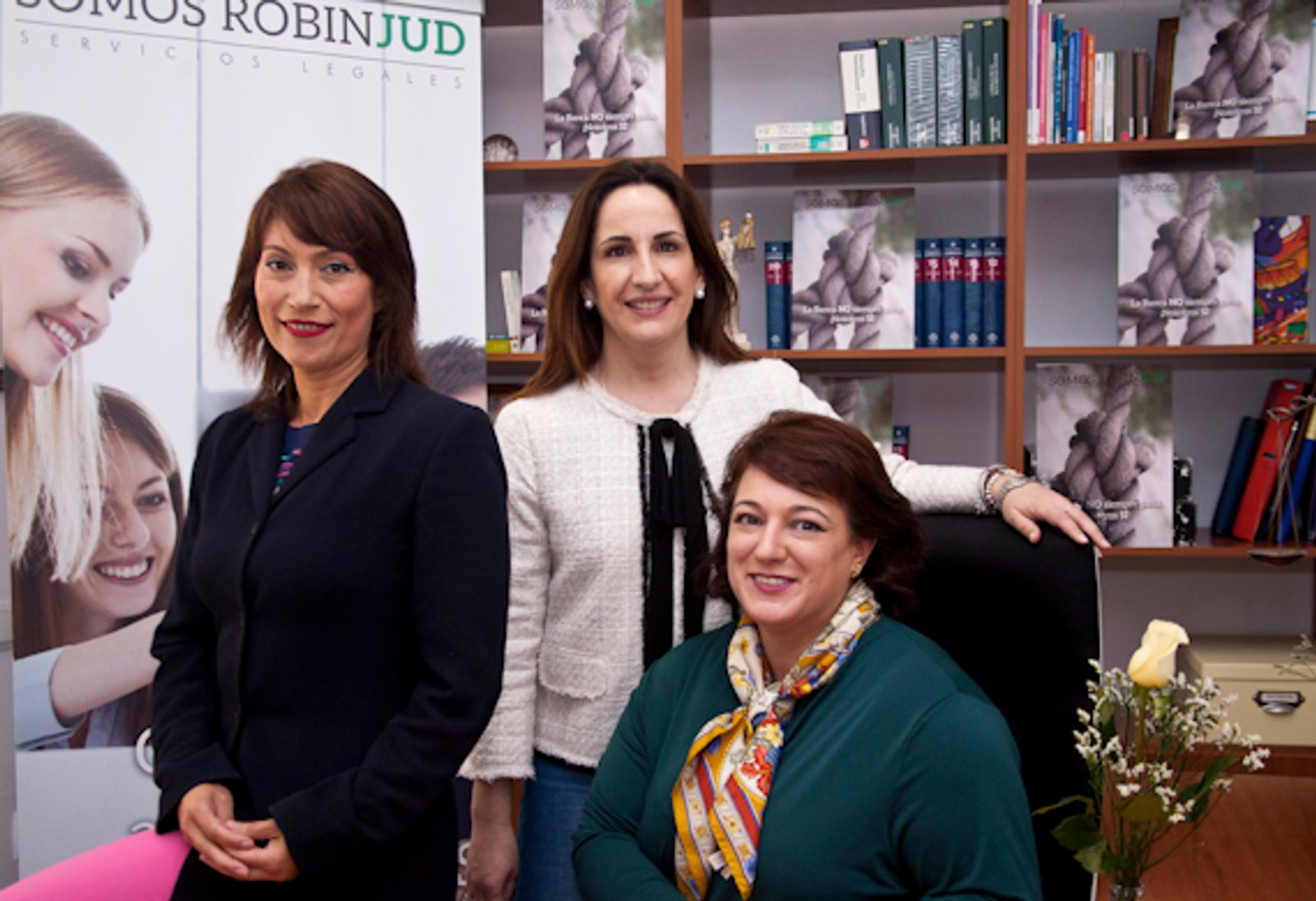 El equipo de un despacho profesional, en su oficina
