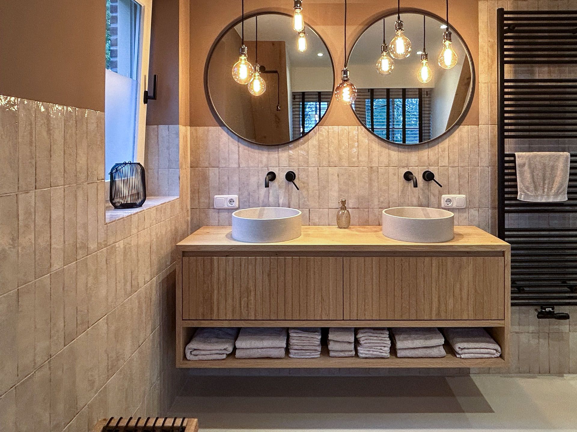 Eiken badkamermeubel