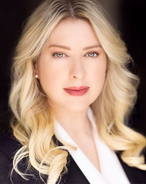 Headshot of Lauren Hall