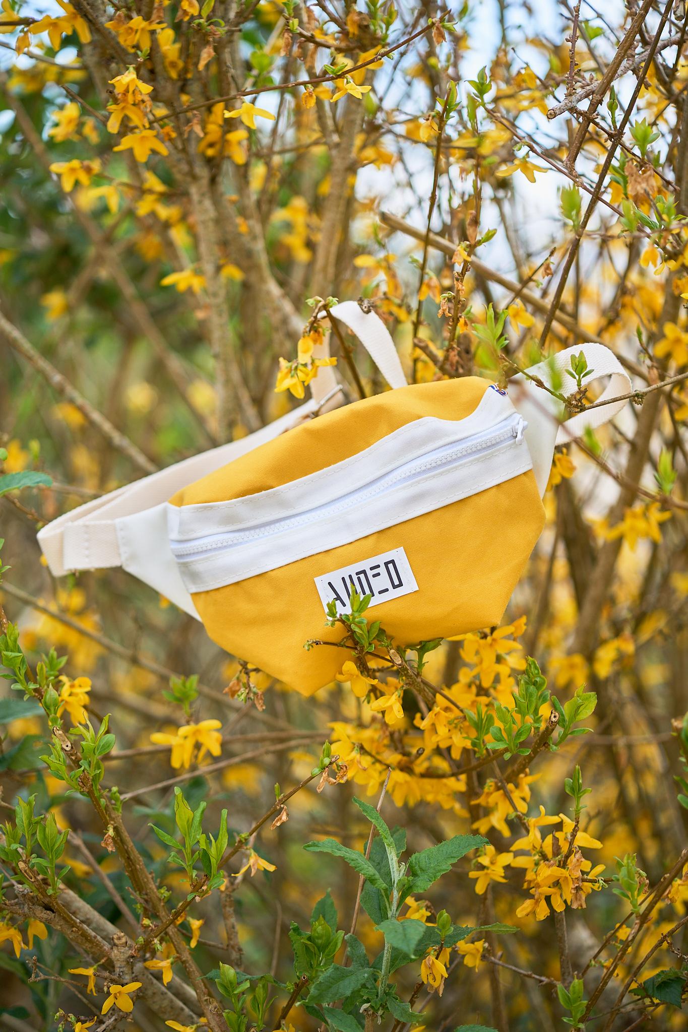 Sac banane AUDEO coloris jaune — toile de voile upcyclée made in France