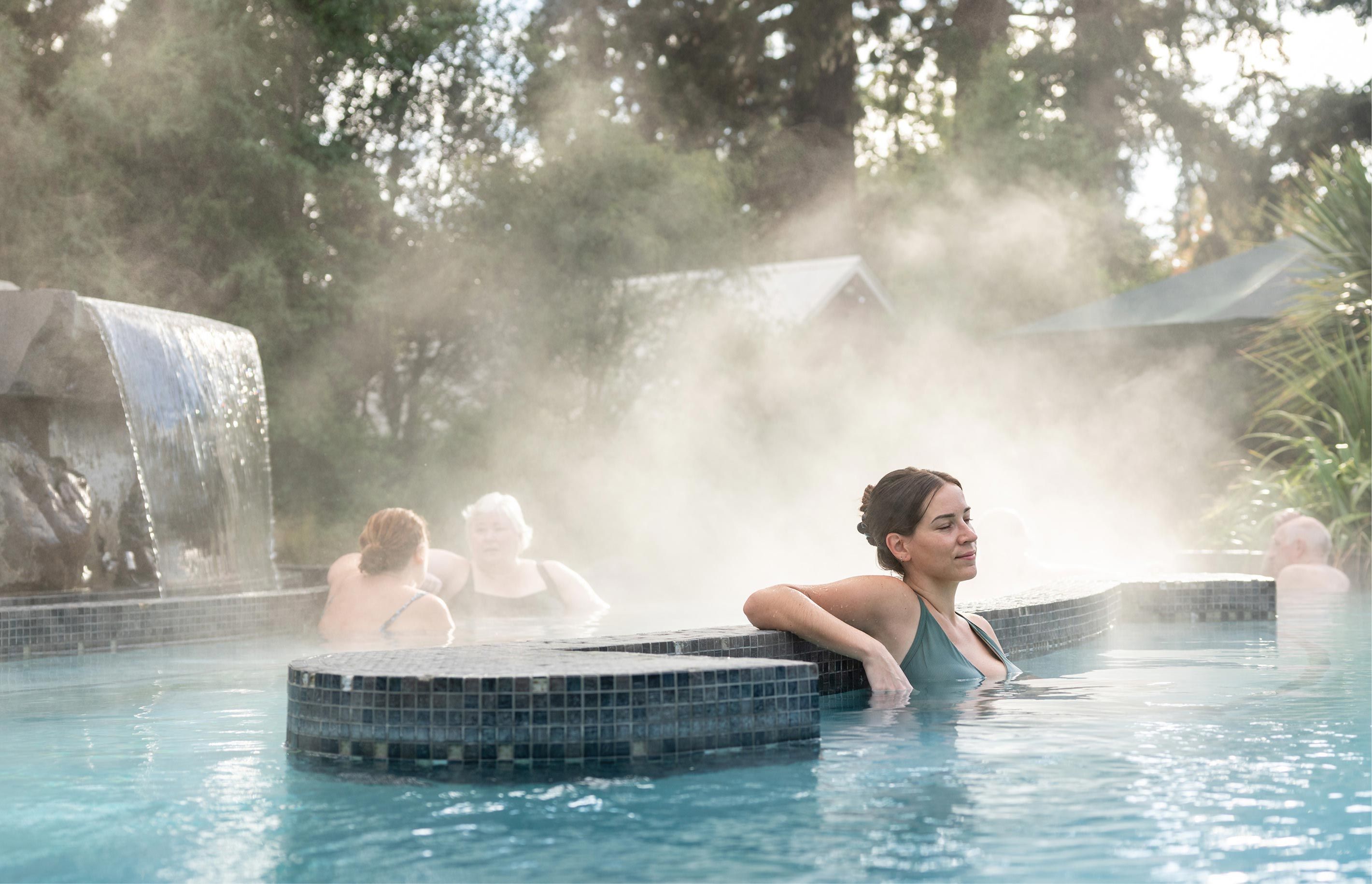 relax hot pools hanmer