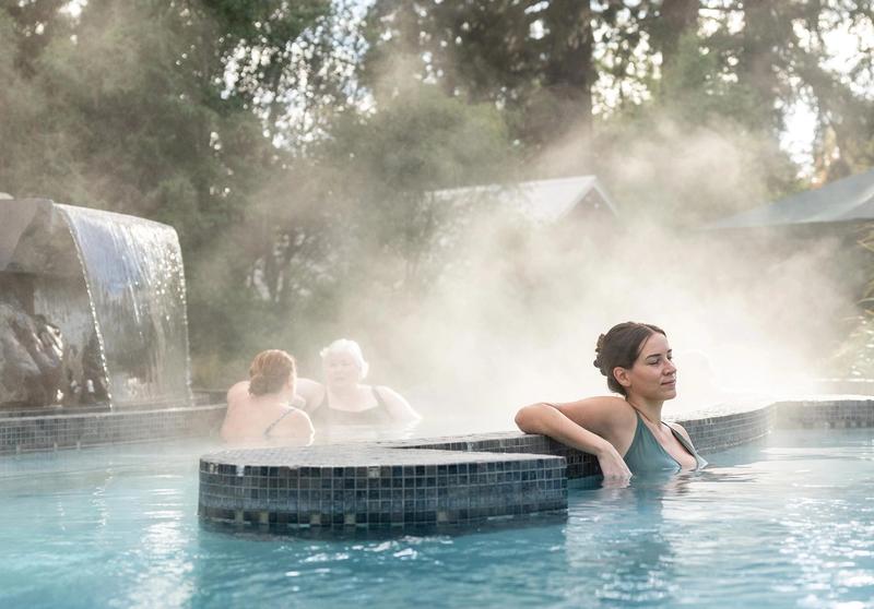 relax hot pools hanmer