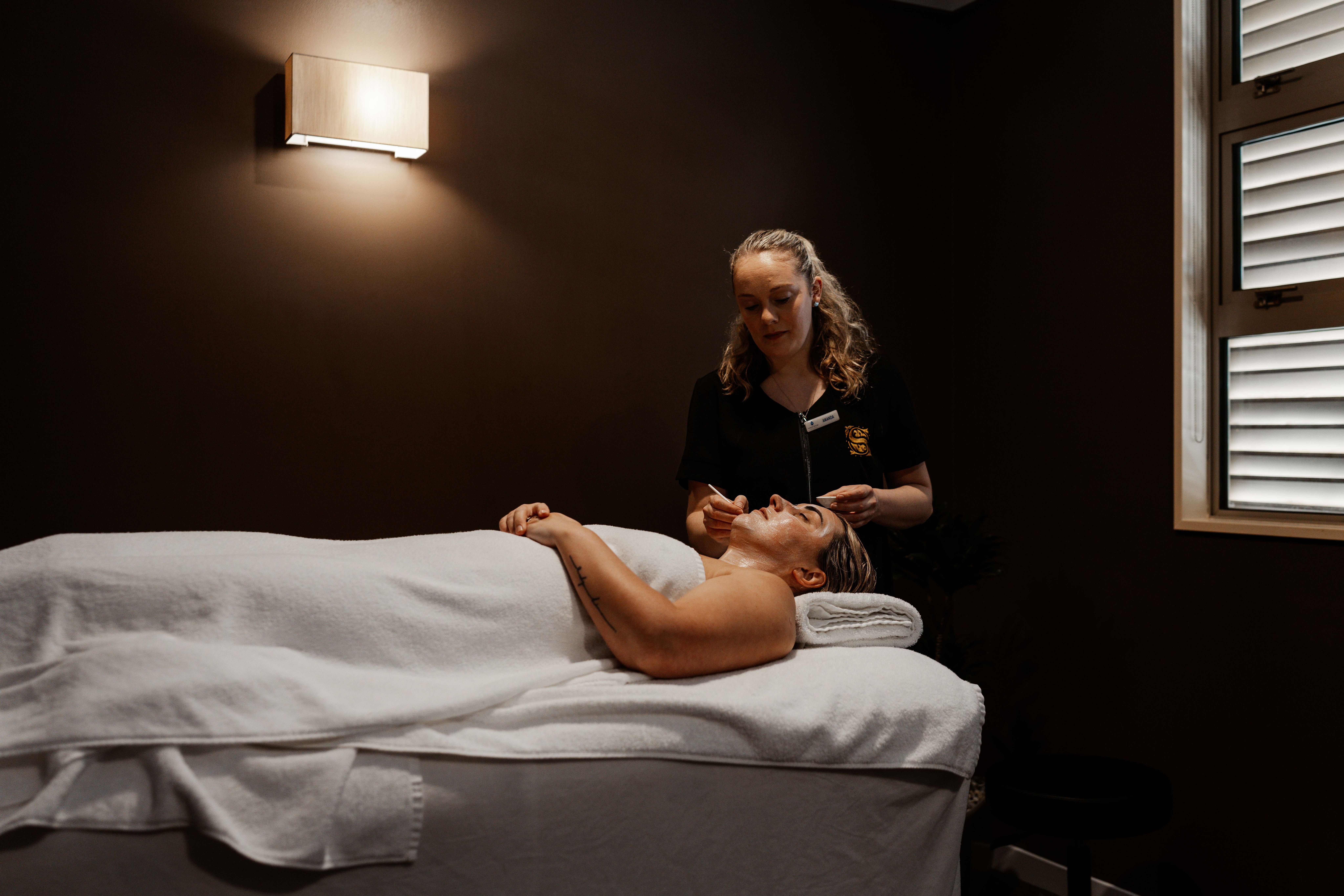 Lady receiving a facial 