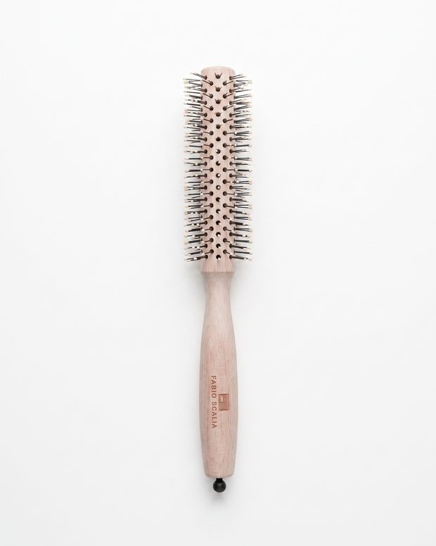 La Bionda round brush on a white background