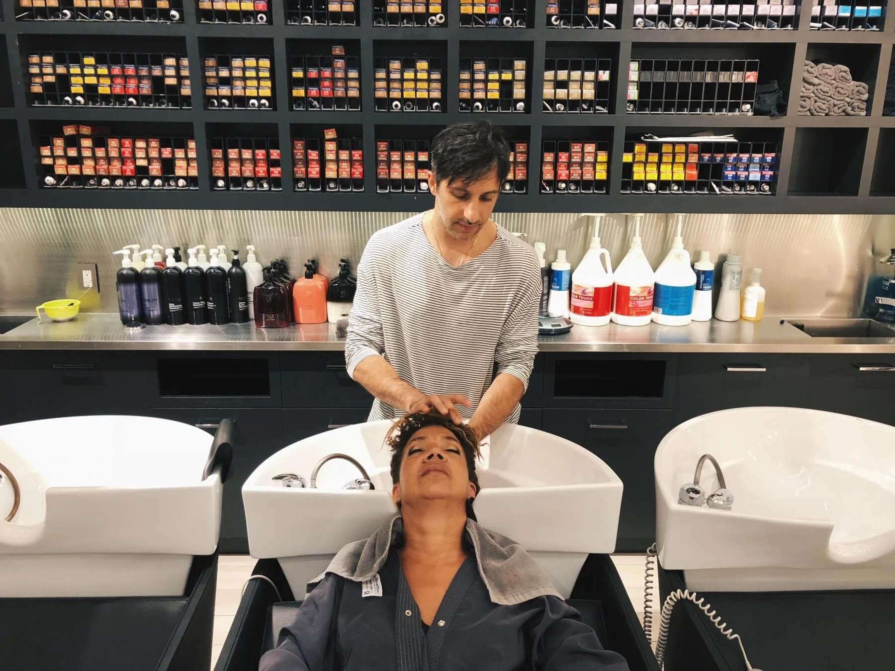 How to: Rinse Your Hair Correctly During Summer