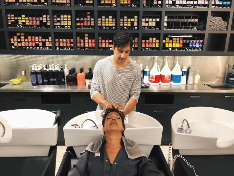 How to: Rinse Your Hair Correctly During Summer