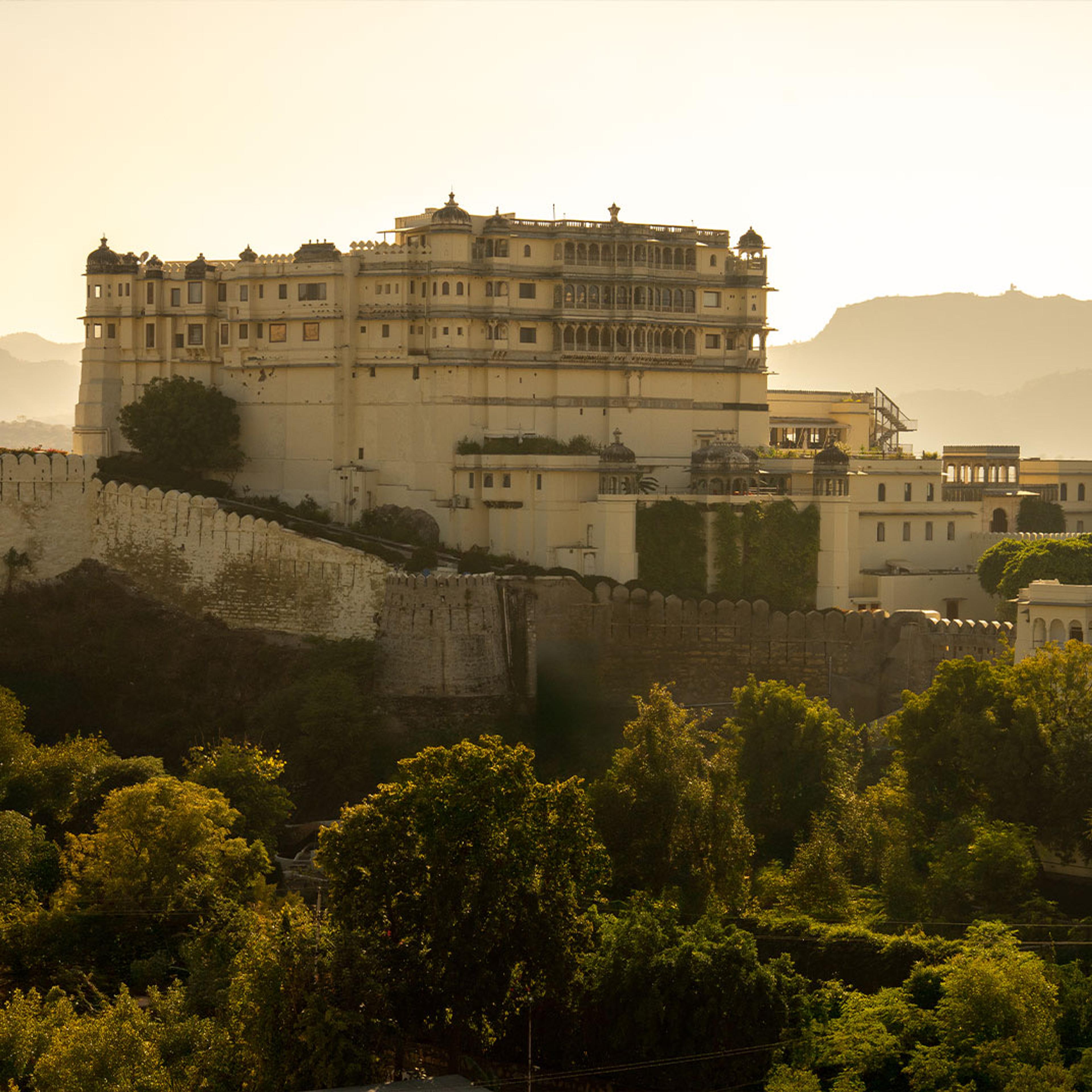 The fort on its hill above the valley at dusk