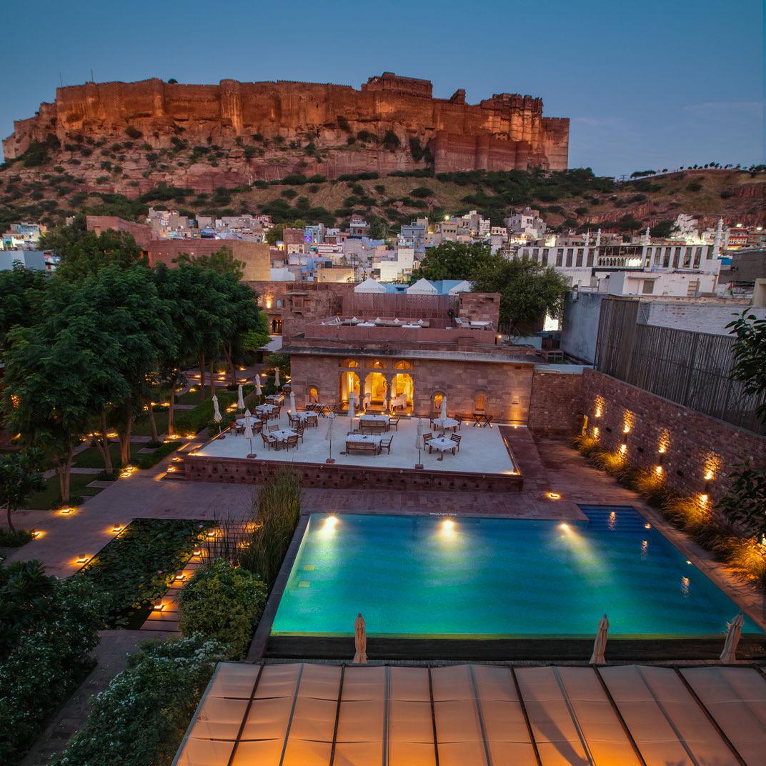 The pool at dusk below Mehrangarh Fort