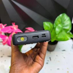 oraimo Traveler Link 20 20000mAh 12W Power Bank view 2