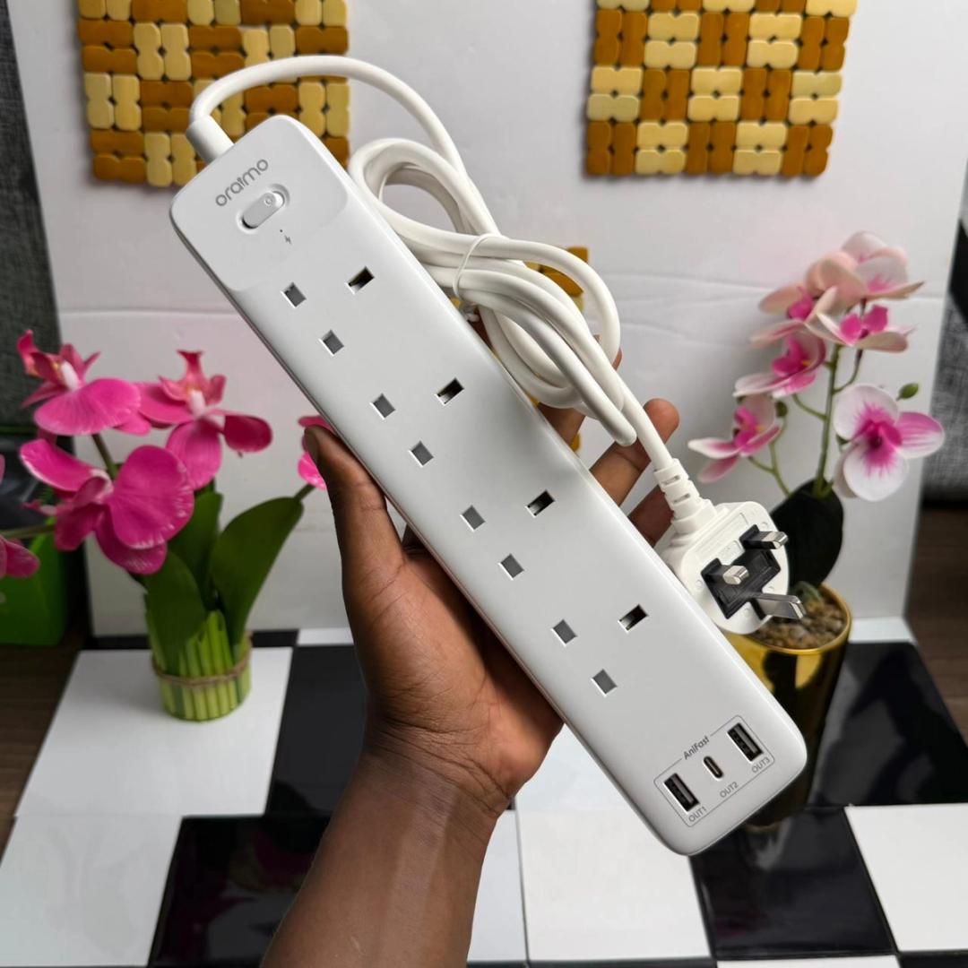 Oraimo PowerHub 2 4-AC 3-USB Power Extension