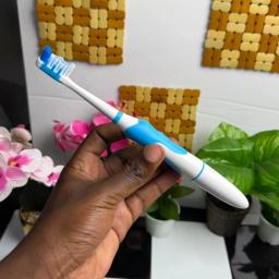 oraimo SoniCare Electric Toothbrush view 2