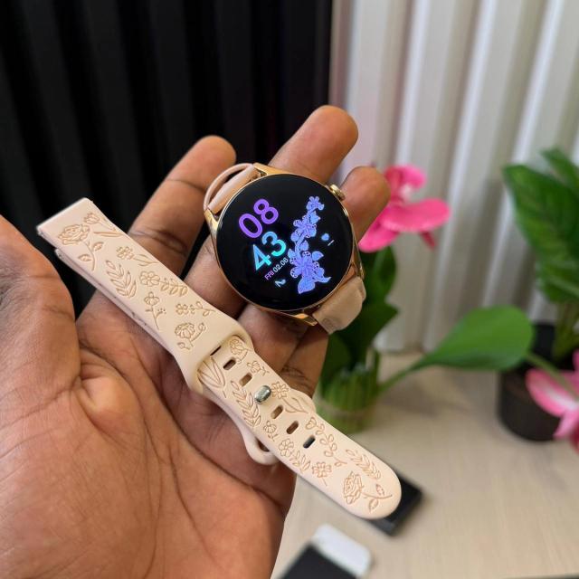 AMAYA LUMEA Smartwatch – AMOLED Display, Bluetooth Calling & 24-Hour Health Tracking