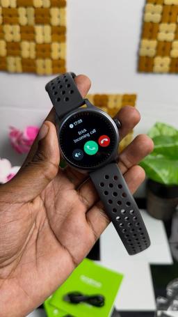 Oraimo Watch 6R Round Display Smartwatch view 2