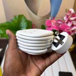 Budi PPS 35W Dual USB-C Fast Charging Station with QC 3.0 & Built-In Cable (UK Plug) view 2