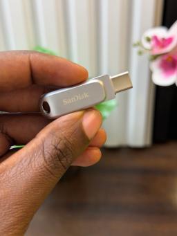 SanDisk Ultra Dual Drive Luxe view 2