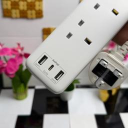 Oraimo PowerHub 2 4-AC 3-USB Power Extension view 2